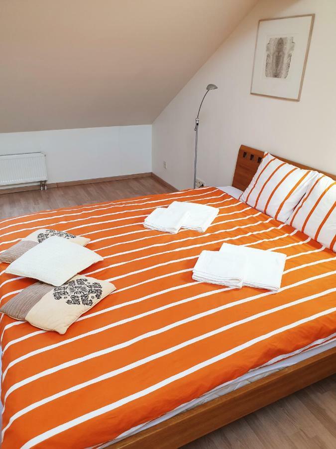 Exceptional Uzupis Bridge 3 Bedroom Apartment Vilnius Exterior photo